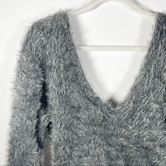 Lush Shaggy Sweater Gray Twist Butterfly Back Deep V-Neck NWT - Picture 5 of 12